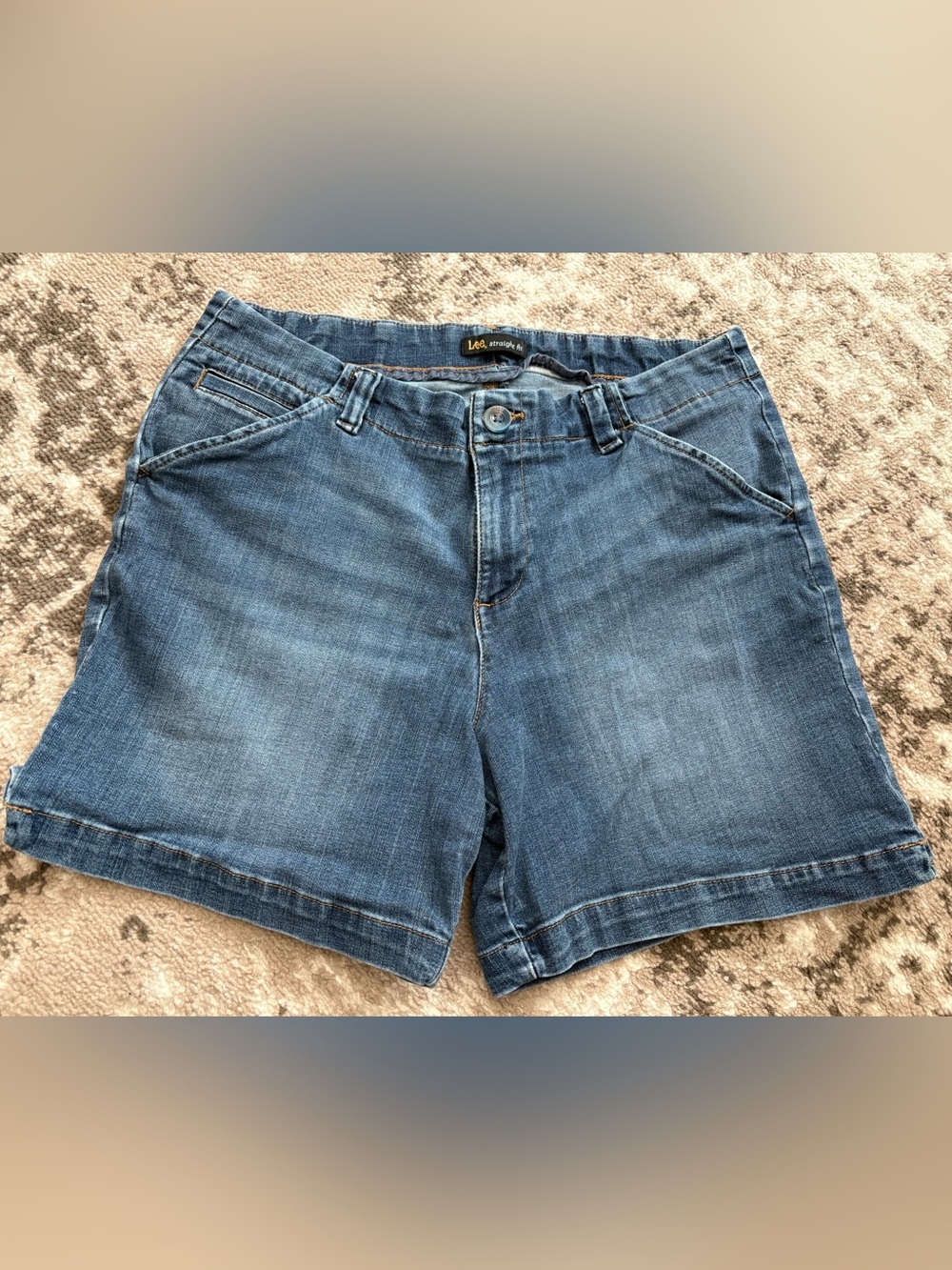 Women straight fit shorts